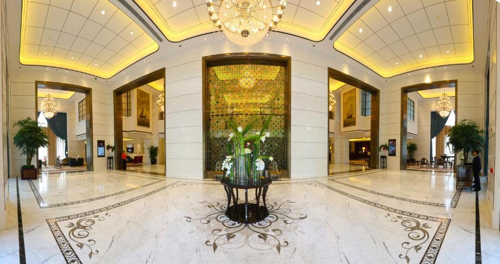 S&N Zhejiang Linhai International Hotel Extérieur photo
